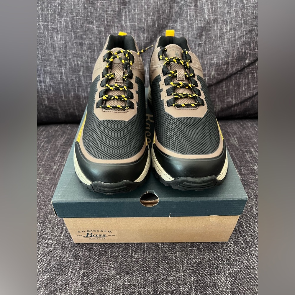 Brand new men’s Bass trail sneakers